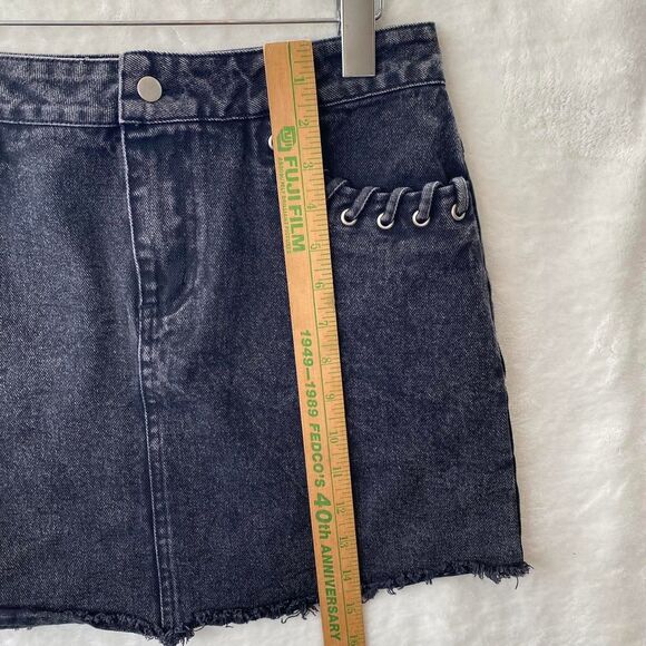 Women's Skirt Grunge trashy Black Denim Skirt Goth Emo Y2K - Picture 7 of 8